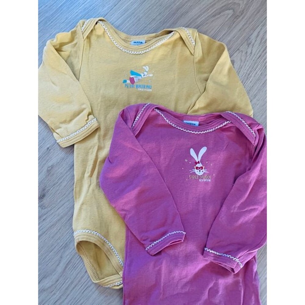 2 PETIT BATEAU onesies 6M